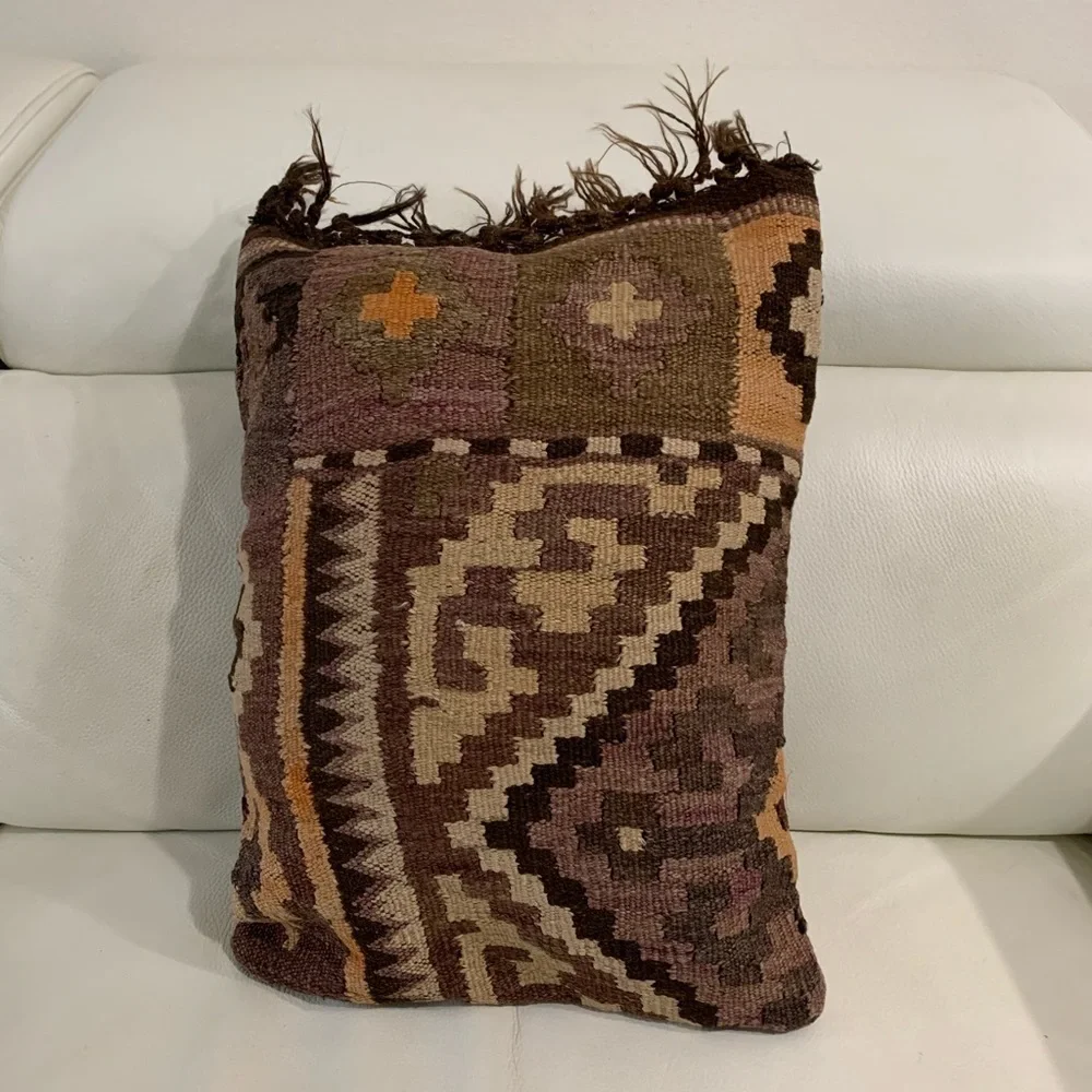Geometric Patterned Throw Pillow case